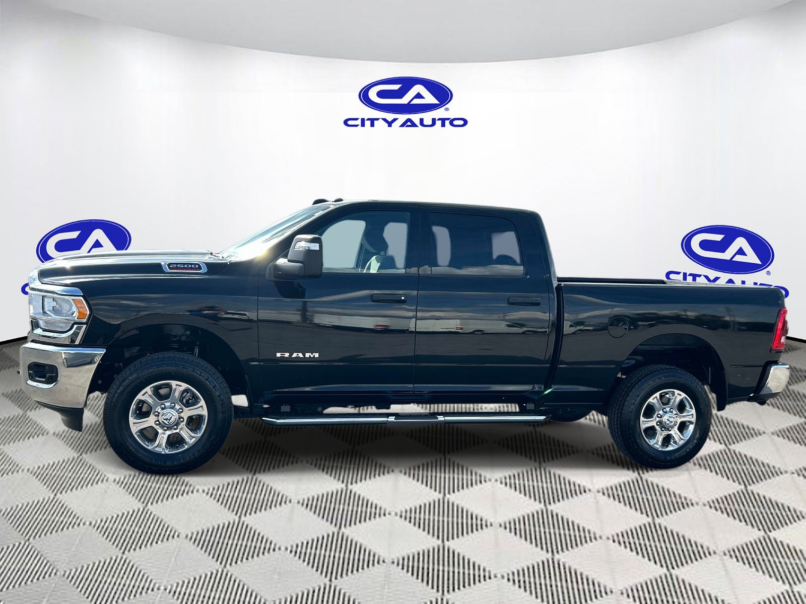 Used 2024 RAM 2500 Big Horn w/ Safety Group AWD/4WD image 7