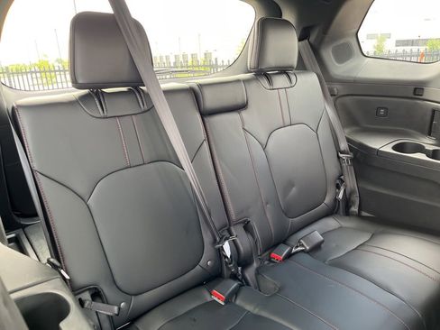 Certified 2025 Honda Pilot Black Edition image 30