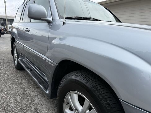 Used 2005 Lexus LX 470 4WD image 21