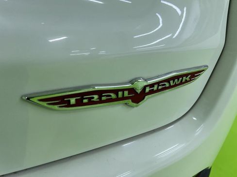 Used 2020 Jeep Compass Trailhawk AWD/4WD image 14