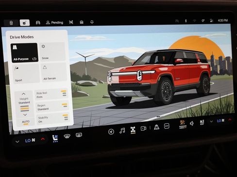 Used 2025 Rivian R1S Adventure AWD/4WD image 29
