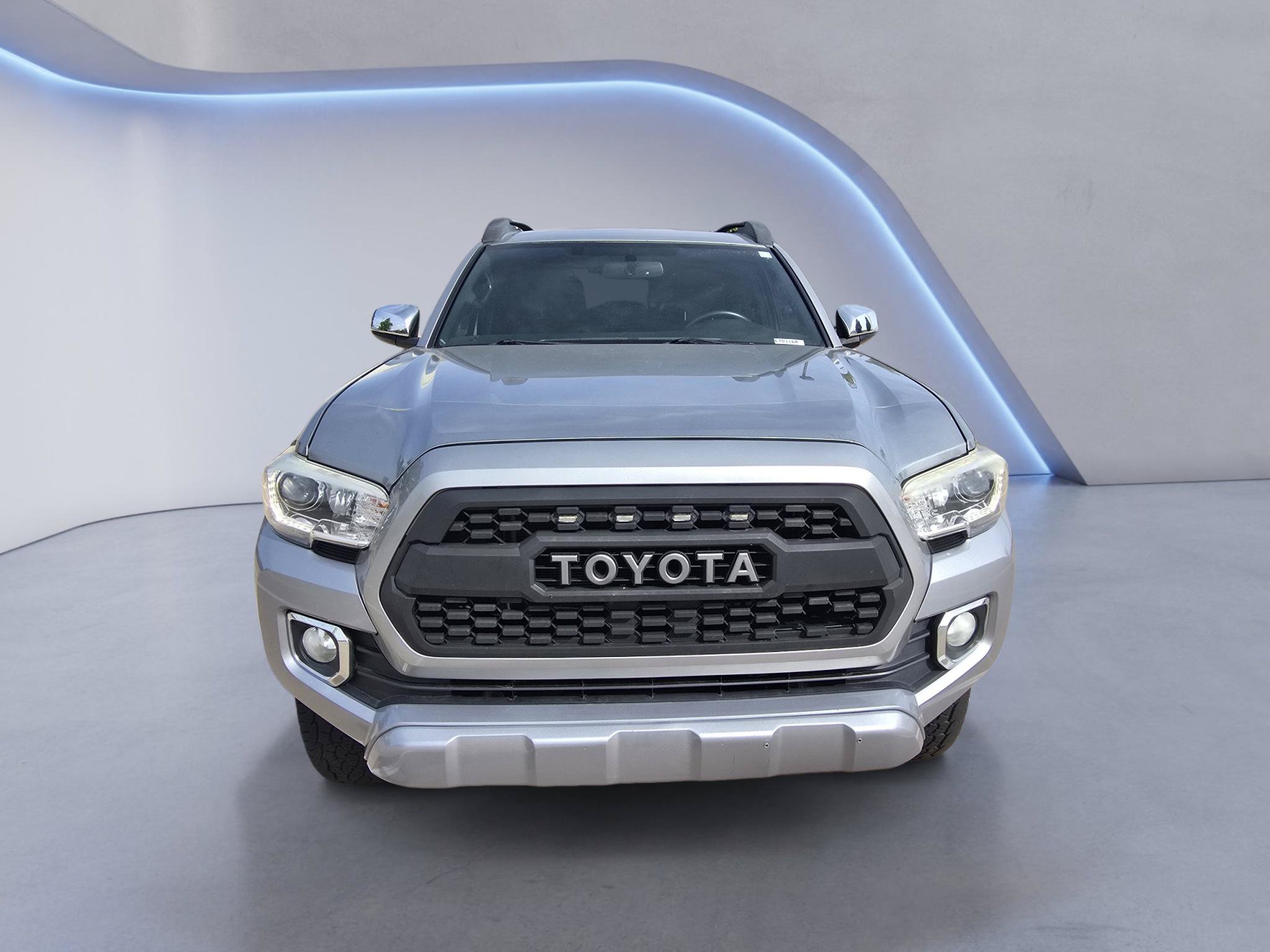 Used 2017 Toyota Tacoma Limited w/ Tow Package AWD/4WD image 8