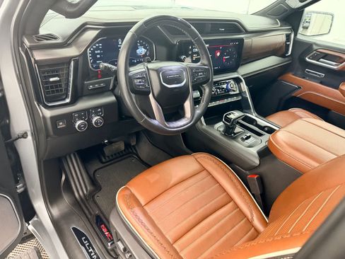 Used 2024 GMC Sierra 1500 Denali Ultimate image 2