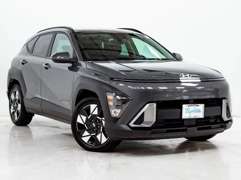 Used 2025 Hyundai Kona SEL FWD image 6