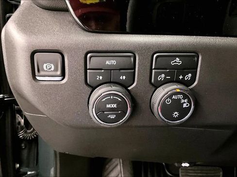Used 2026 Chevrolet Silverado 1500 LT AWD/4WD image 39