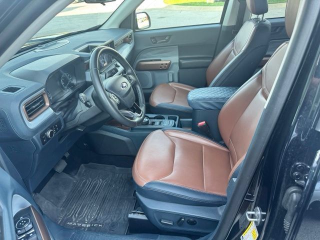 Used 2023 Ford Maverick Lariat w/ Lariat Luxury Package FWD image 8