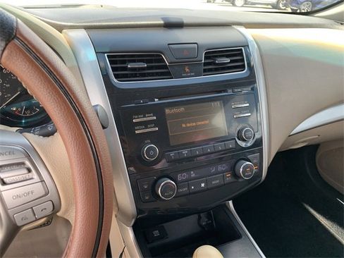 Used 2015 Nissan Altima 2.5 SV w/ Convenience Package image 24