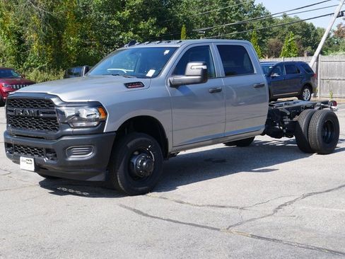New 2023 RAM 3500 Tradesman image 4