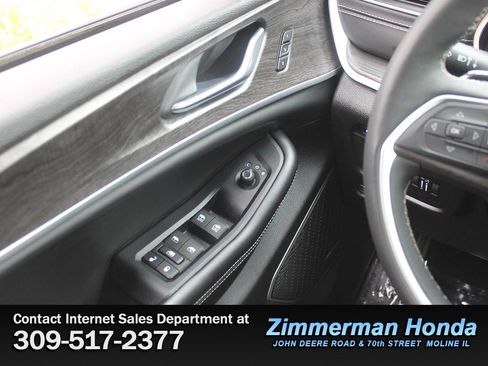 Used 2024 Jeep Grand Cherokee Limited 4xe AWD/4WD image 15