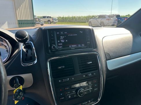 Used 2019 Dodge Grand Caravan GT FWD image 16