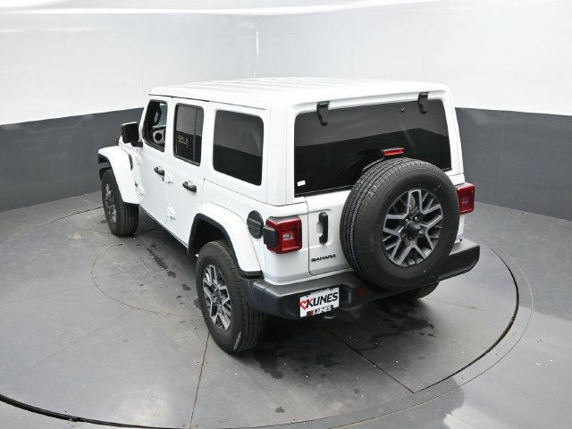 Used 2025 Jeep Wrangler Unlimited Sahara AWD/4WD image 43