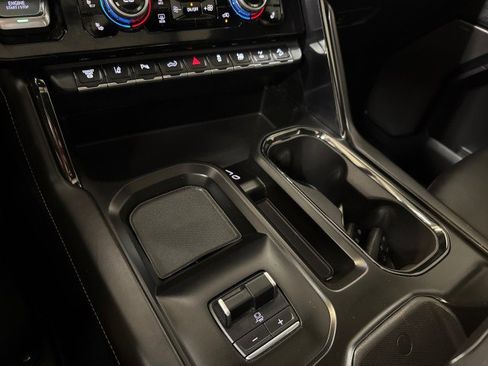 Used 2024 GMC Sierra 2500 AT4X image 28