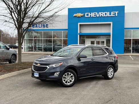 Used 2019 Chevrolet Equinox LT w/ Sun & Navigation Package image 9