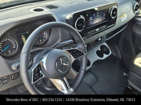 New 2024 Mercedes-Benz eSprinter 170 Cargo image 27