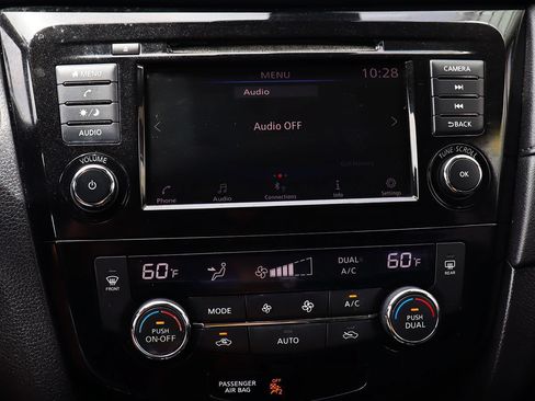 Used 2019 Nissan Rogue SV FWD image 47