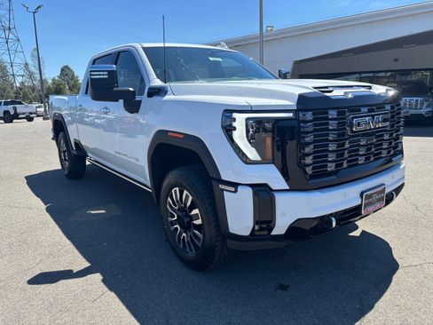 New 2025 GMC Sierra 2500 Denali Ultimate w/ Max Trailering Package image 3
