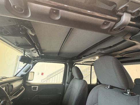 Used 2021 Jeep Gladiator Sport w/ Trailer Tow Package image 8