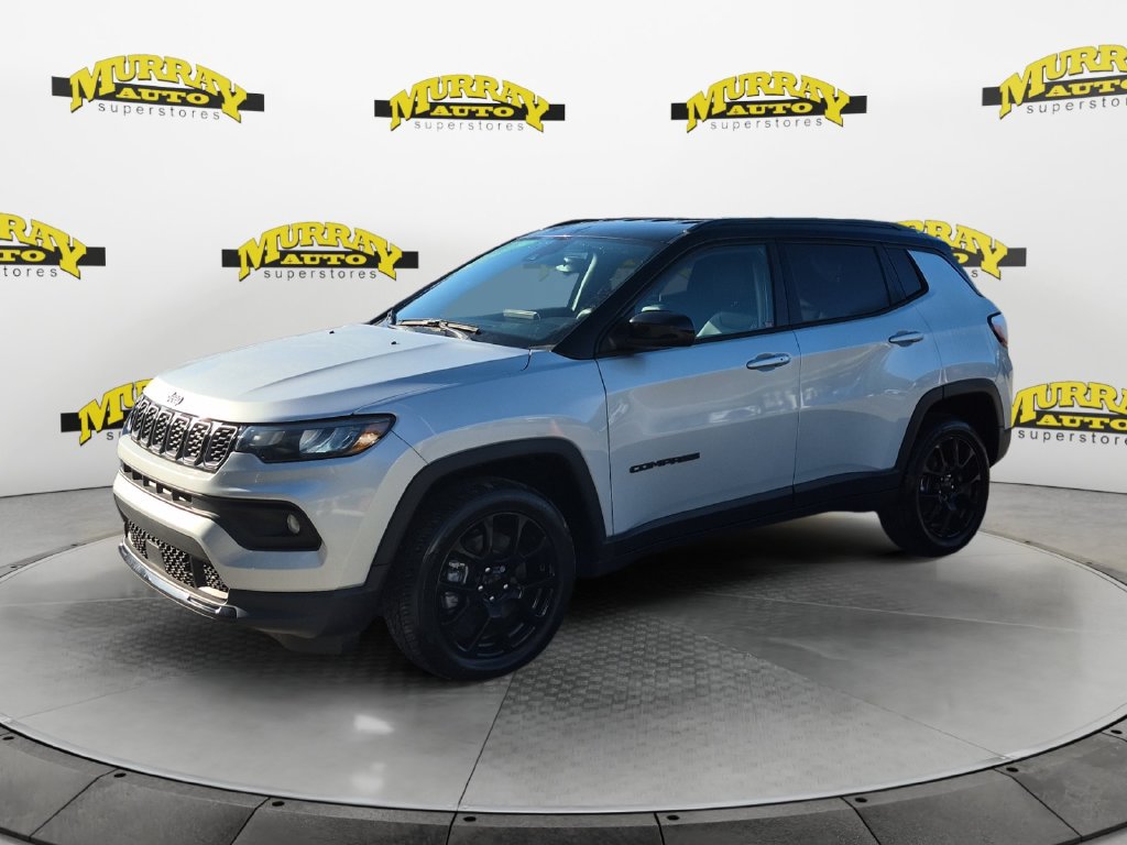 Used 2024 Jeep Compass Latitude w/ Convenience Group AWD/4WD image 1