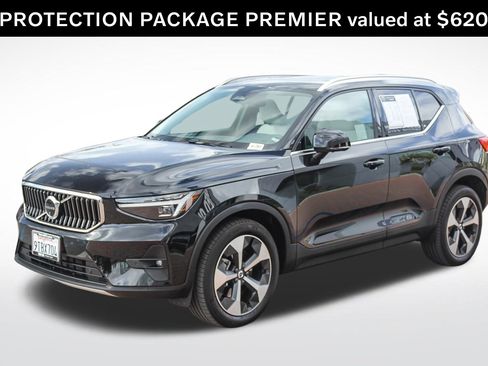 Used 2025 Volvo XC40 B5 Plus w/ Protection Package Premier image 3