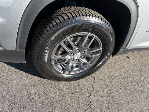 Used 2025 GMC Acadia Elevation image 5