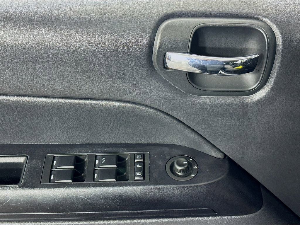 Used 2017 Jeep Compass Sport w/ Power Value Group FWD image 15