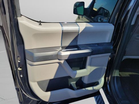 Used 2016 Ford F150 XLT w/ Equipment Group 301A Mid image 12