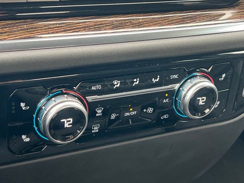 Used 2025 GMC Sierra 1500 SLE image 28