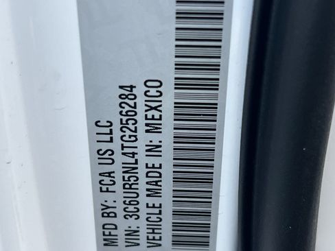 New 2026 RAM 2500 Laramie AWD/4WD image 21