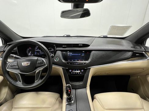 Used 2019 Cadillac XT5 FWD image 19