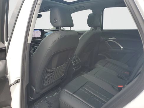 Used 2025 Audi Q5 Premium w/ Convenience Package AWD/4WD image 14
