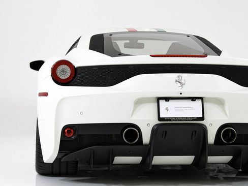 Used 2015 Ferrari 458 Speciale Coupe RWD image 23