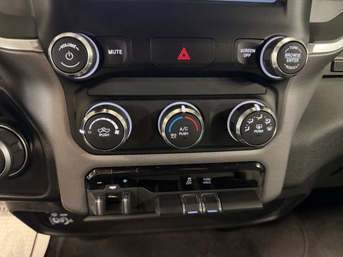 Used 2024 RAM 2500 Big Horn w/ Bed Utility Group image 17