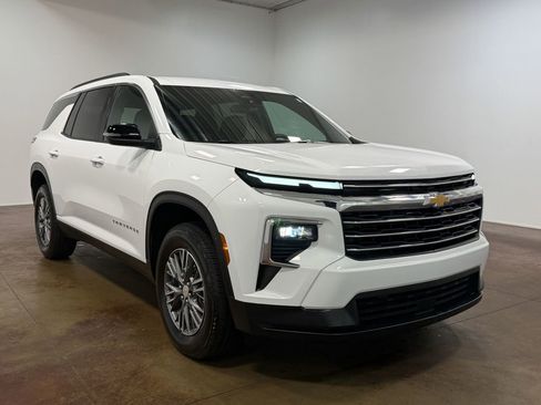 Used 2026 Chevrolet Traverse LT AWD/4WD image 29