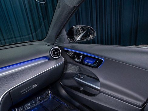 Used 2025 Mercedes-Benz C 300 Sedan image 22