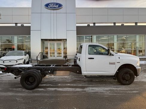 Used 2017 RAM 3500 Tradesman w/ Power & Remote Entry Group image 27