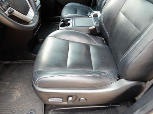 Used 2017 Toyota Sienna SE Premium FWD image 13