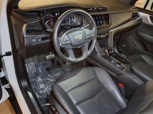 Certified 2023 Cadillac XT5 Premium Luxury image 3