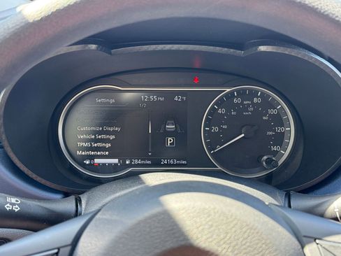 Used 2025 Nissan Versa SV image 36