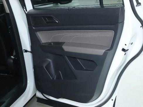Used 2022 Volkswagen Atlas SE FWD image 32