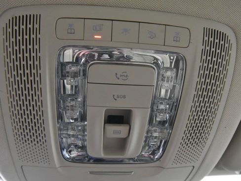 Used 2021 Mercedes-Benz GLS 450 4MATIC image 25