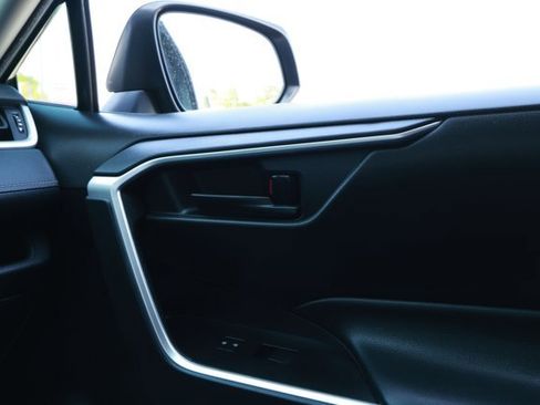 Used 2021 Toyota RAV4 LE image 26