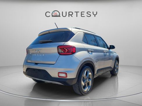 Certified 2023 Hyundai Venue SEL image 4