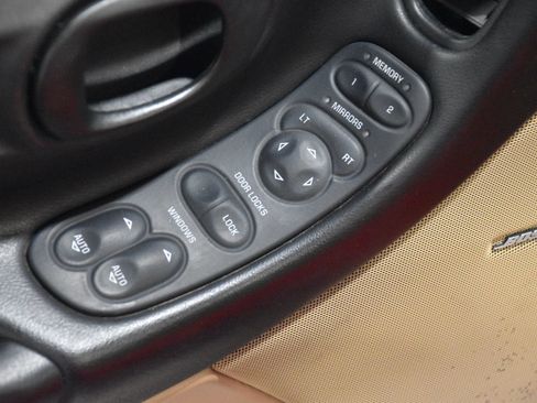 Used 1998 Chevrolet Corvette Convertible w/ Memory Pkg RWD image 29