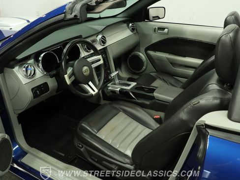 Used 2009 Ford Mustang GT RWD image 4