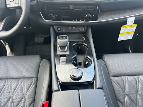 New 2026 Nissan Rogue Platinum AWD/4WD image 27