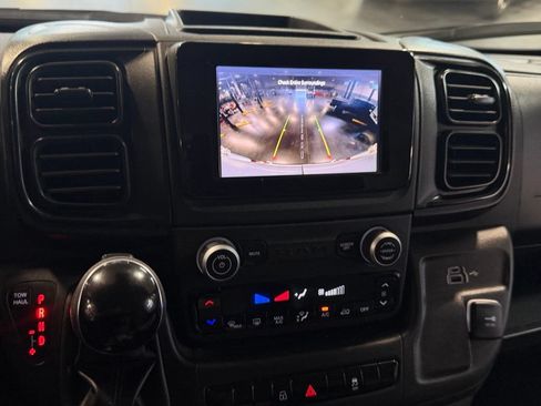 Used 2025 RAM ProMaster 2500 w/ Convenience Group FWD image 17