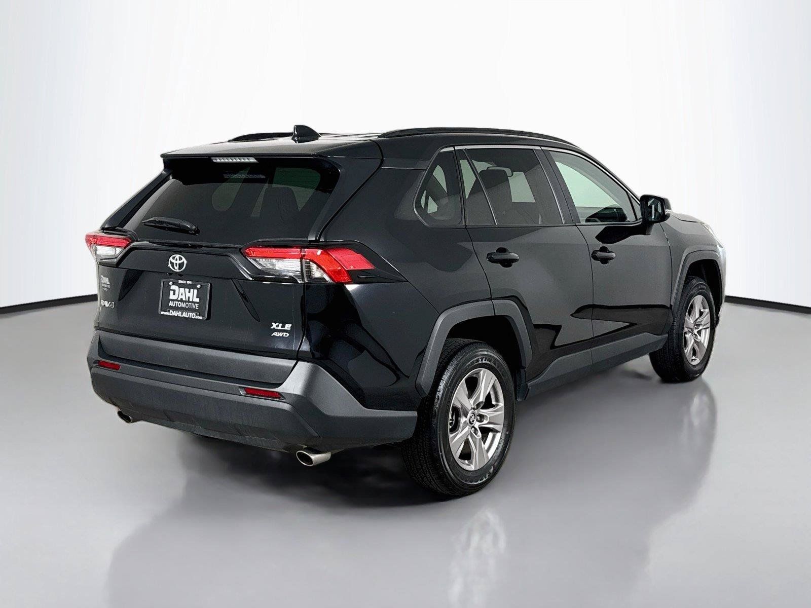 Used 2025 Toyota RAV4 XLE AWD/4WD image 13