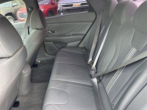 Used 2022 Hyundai Elantra SEL w/ Cargo Package image 21