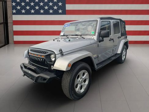 Used 2015 Jeep Wrangler Unlimited Sahara w/ Connectivity Group AWD/4WD image 1