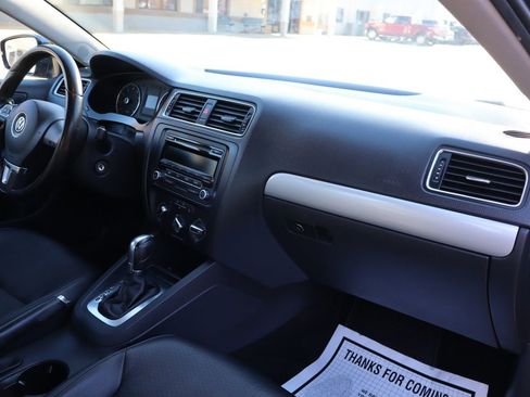 Used 2013 Volkswagen Jetta SE image 17
